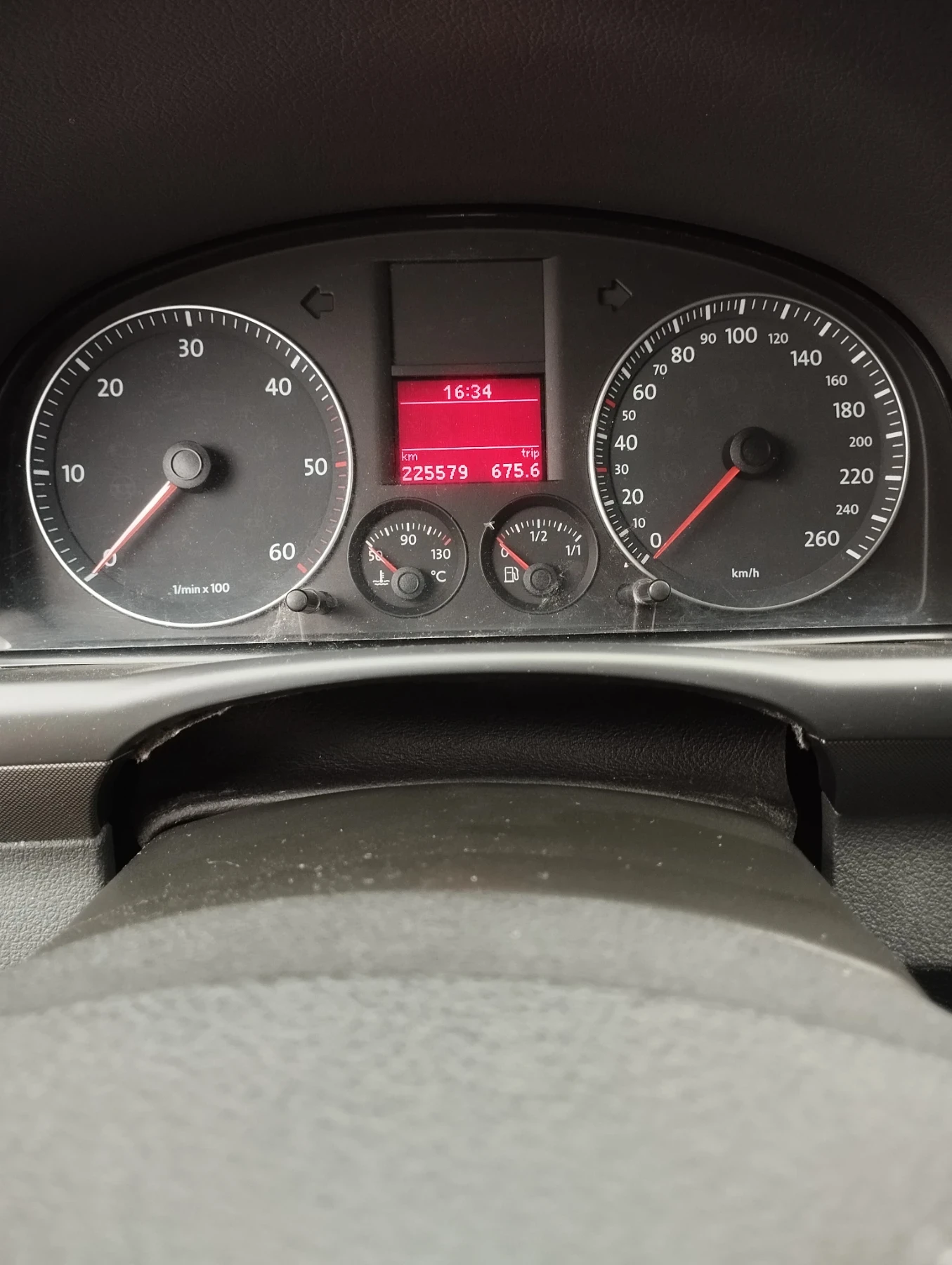 VW Touran  - изображение 2