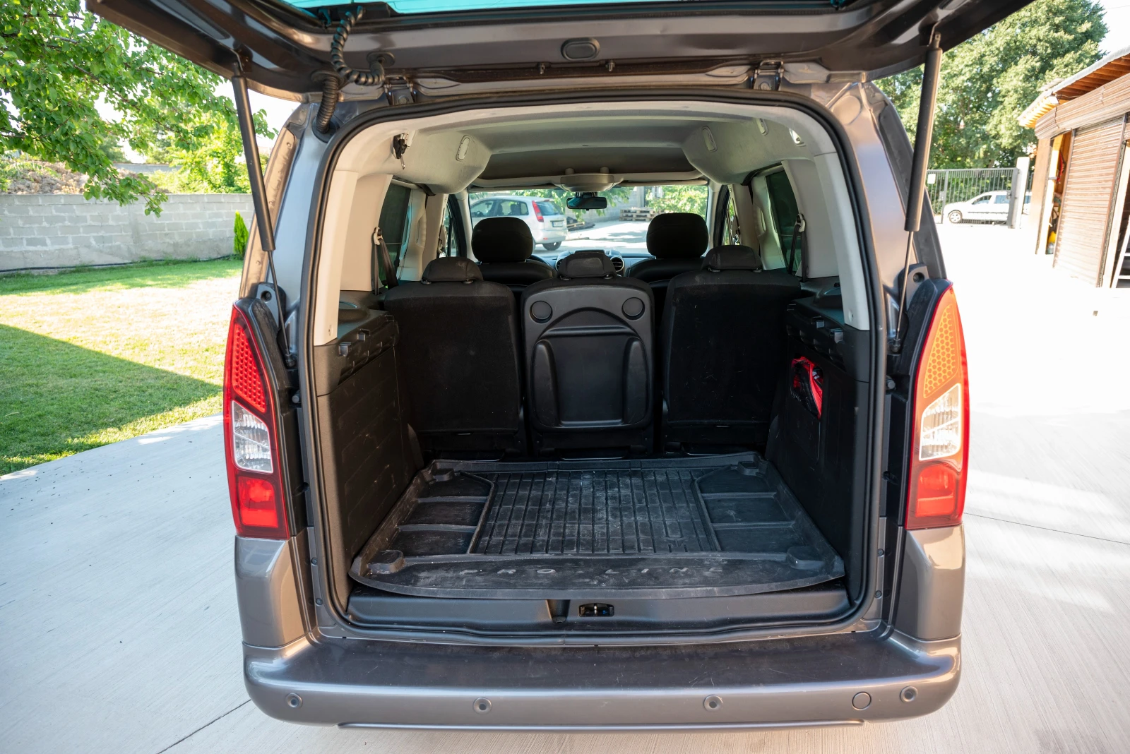 Citroen Berlingo 1.6hdi 120hp 6 скорости - NAVI/CLIMA/LED - изображение 5
