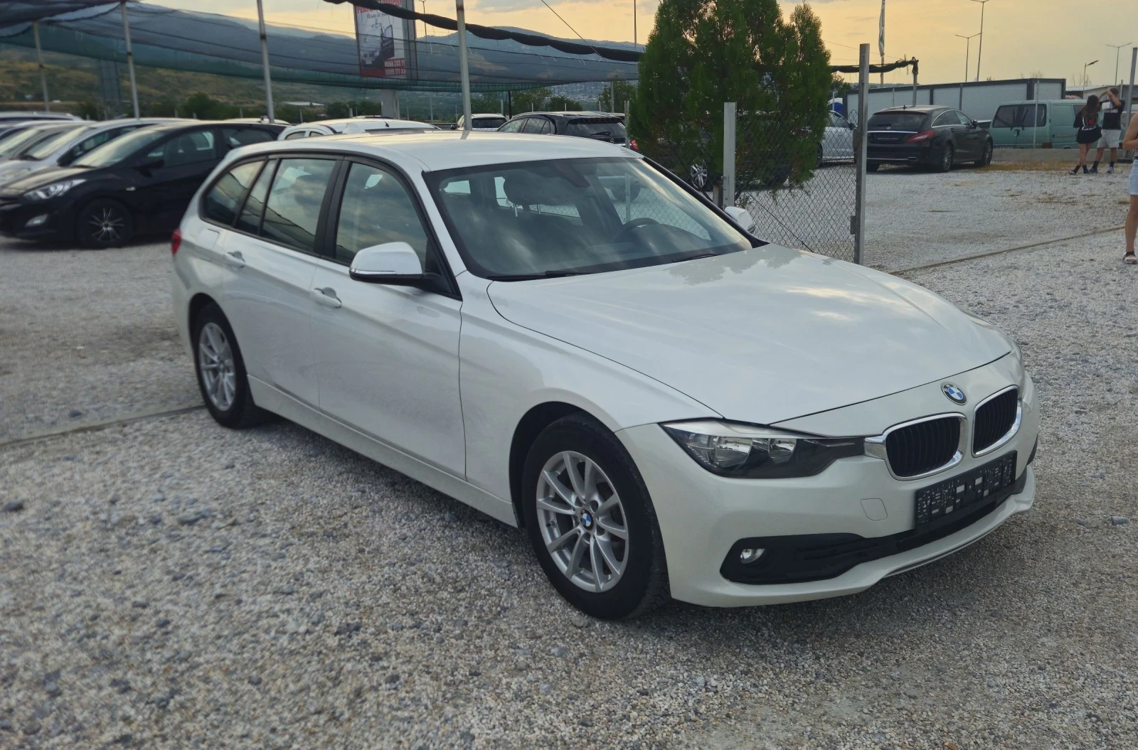 BMW 320 2.0D.2017г.Автомат.ТОПсъстояние - изображение 3