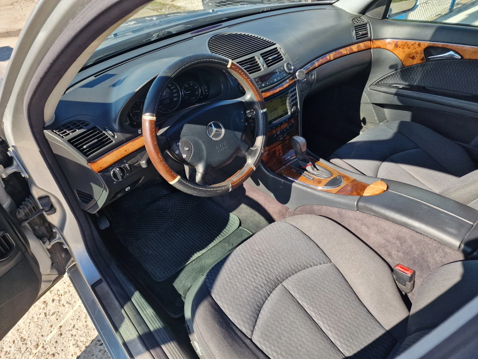 Mercedes-Benz E 270  - изображение 8