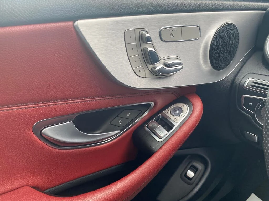 Mercedes-Benz C 300 4MATIC* Авто-Кредит(ЦЕНА ДО БЪЛГАРИЯ) - изображение 7