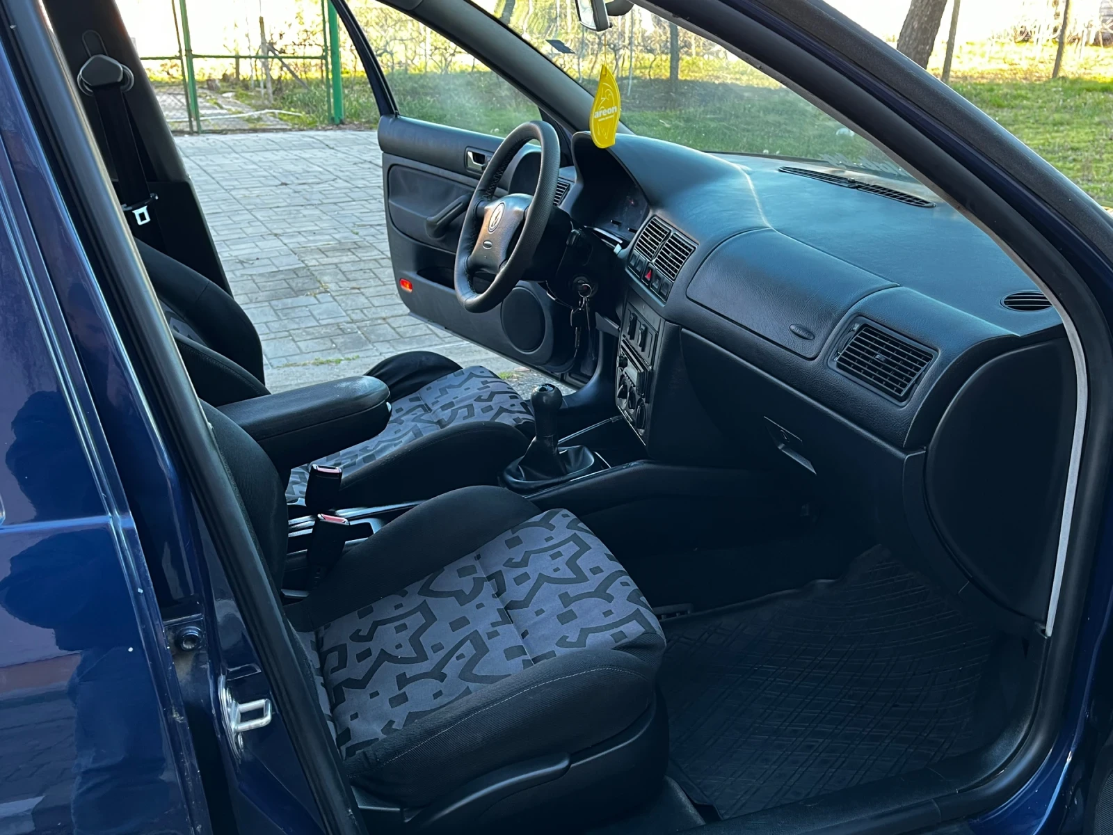 VW Passat 1.9TDI/90КОНЯ, снимка 15 - Автомобили и джипове - 53784862