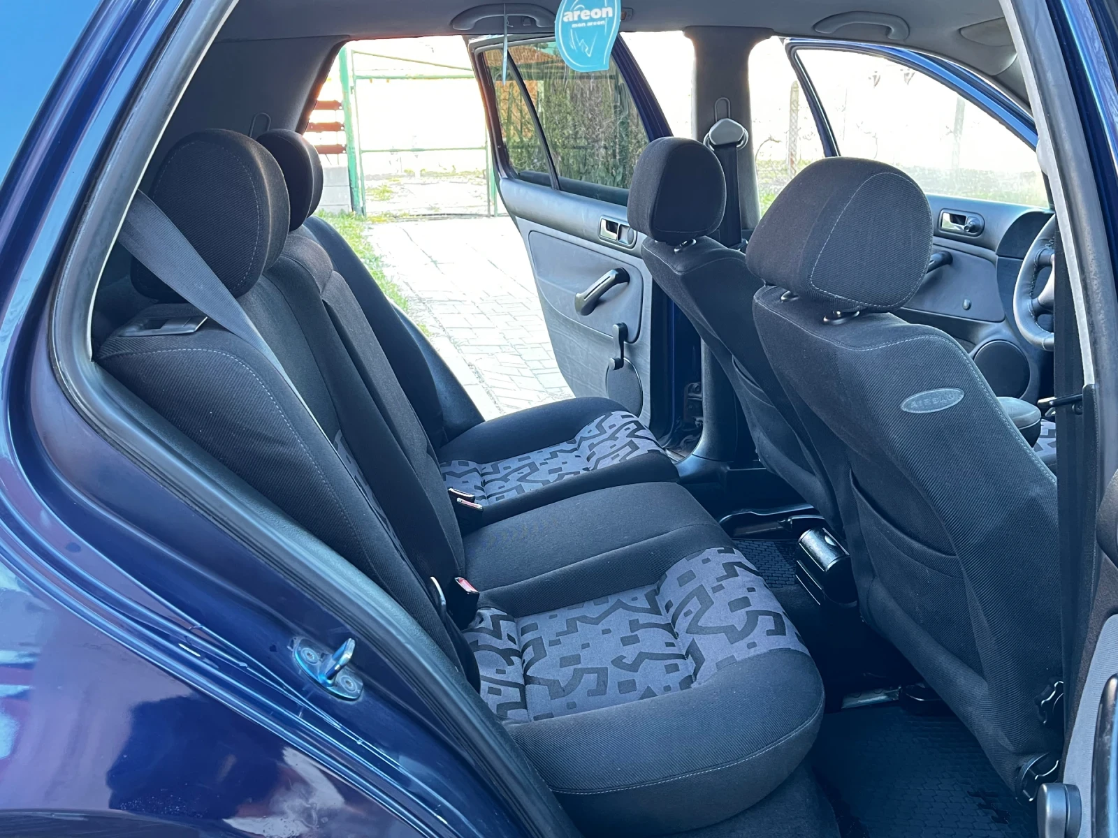 VW Passat 1.9TDI/90КОНЯ, снимка 14 - Автомобили и джипове - 53784862