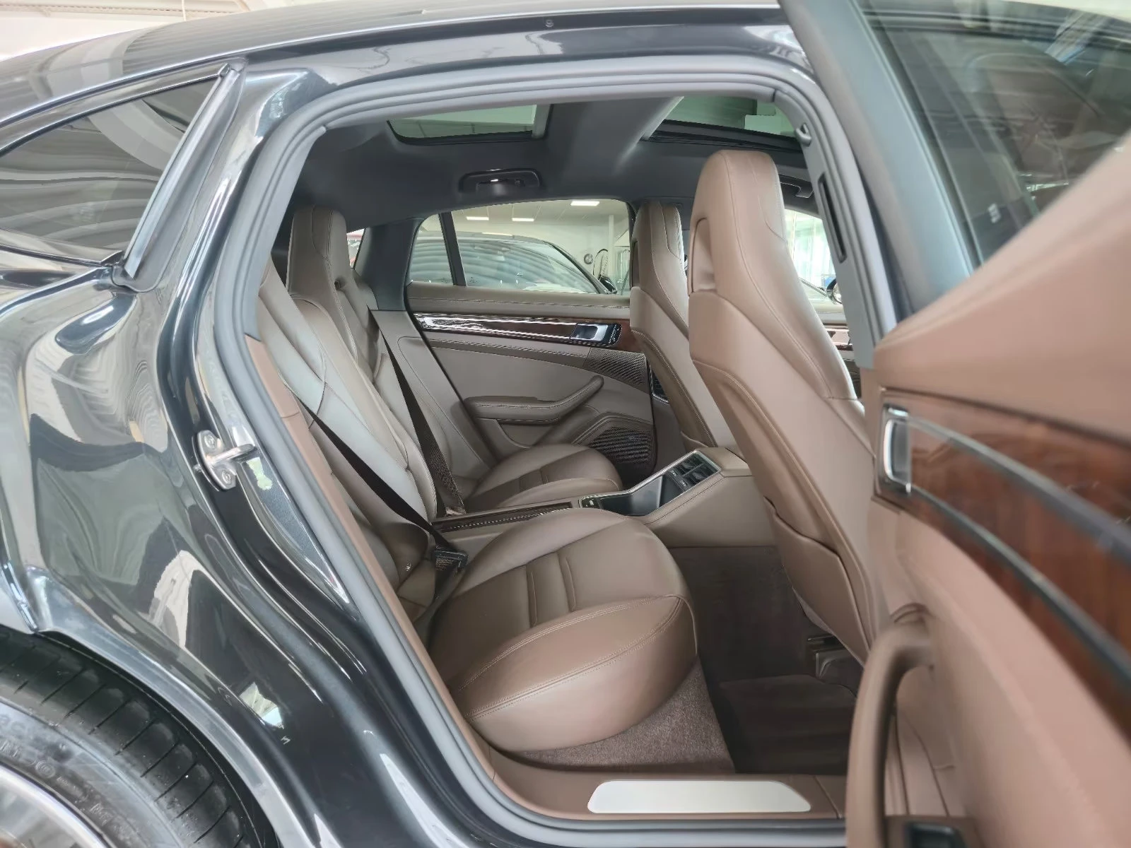 Porsche Panamera 4S/441HP/MATRIX/SOFTCLOSE/CAM/BOSE/174z, снимка 14 - Автомобили и джипове - 53886543