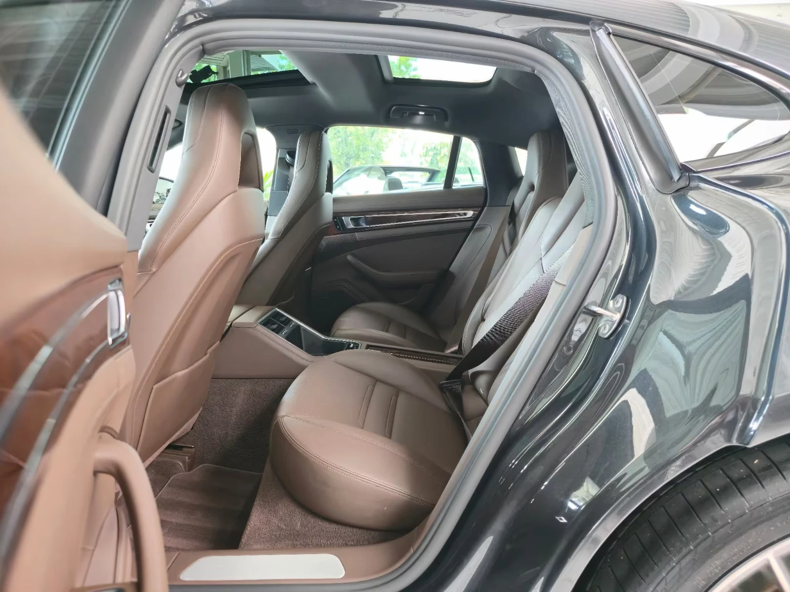 Porsche Panamera 4S/441HP/MATRIX/SOFTCLOSE/CAM/BOSE/174z, снимка 13 - Автомобили и джипове - 53886543