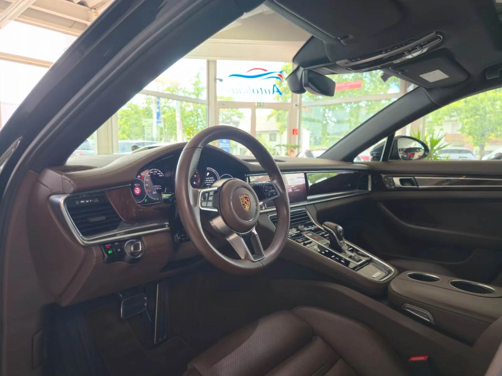 Porsche Panamera 4S/441HP/MATRIX/SOFTCLOSE/CAM/BOSE/174z, снимка 10 - Автомобили и джипове - 53886543