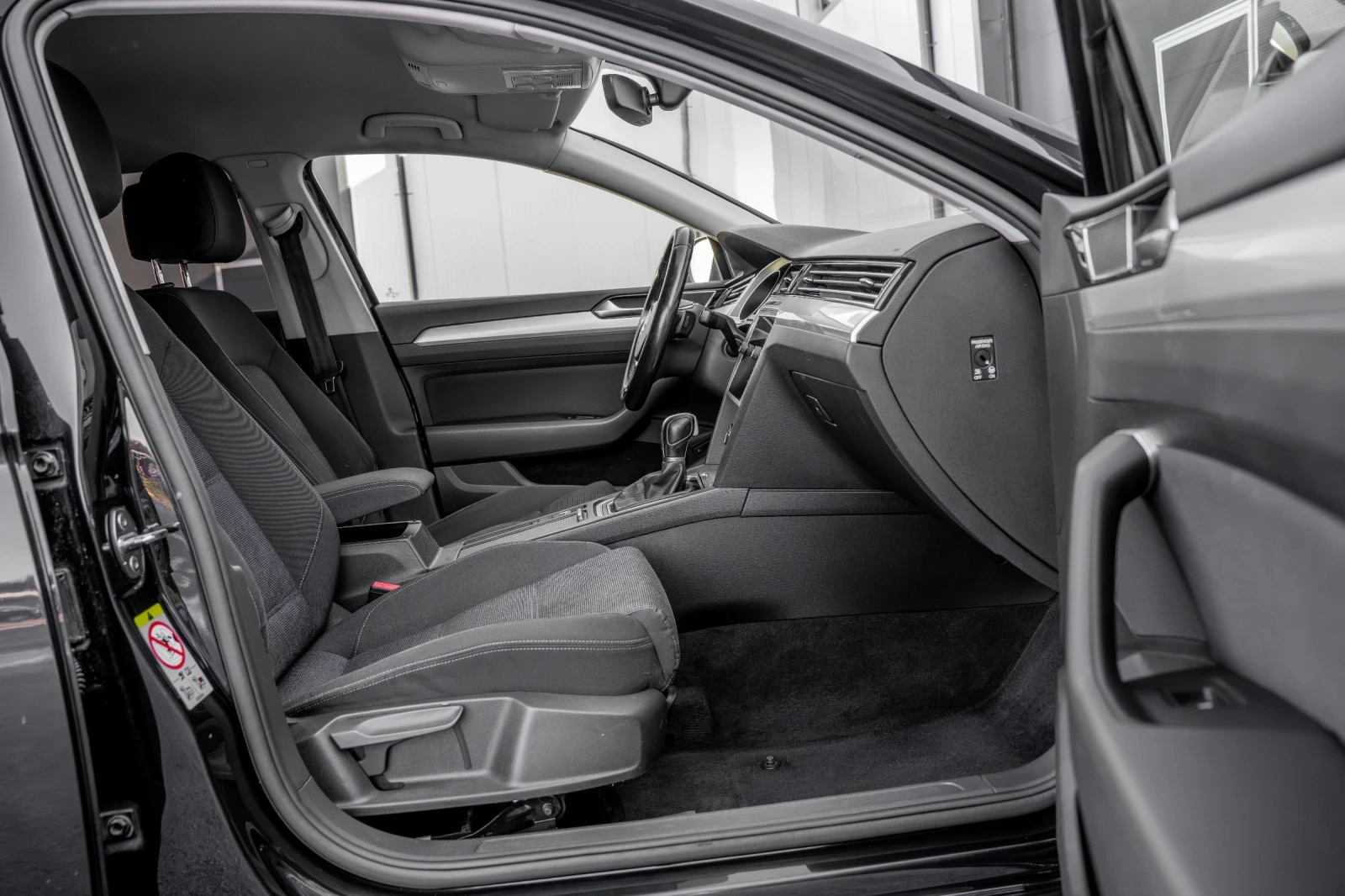 VW Passat 2.0 tdi Лизинг, снимка 11 - Автомобили и джипове - 53923711