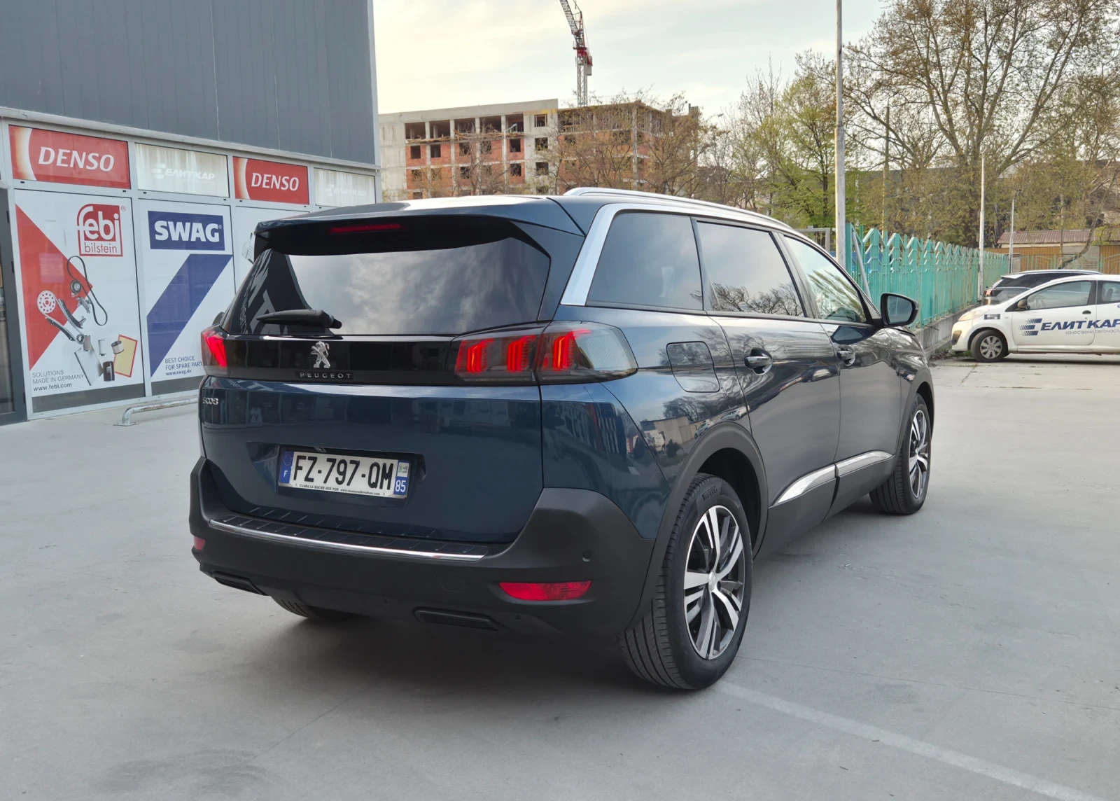 Peugeot 5008 1.5 HDI/ ALLURE/ KEYLESS/ 7-места, снимка 4 - Автомобили и джипове - 54207510