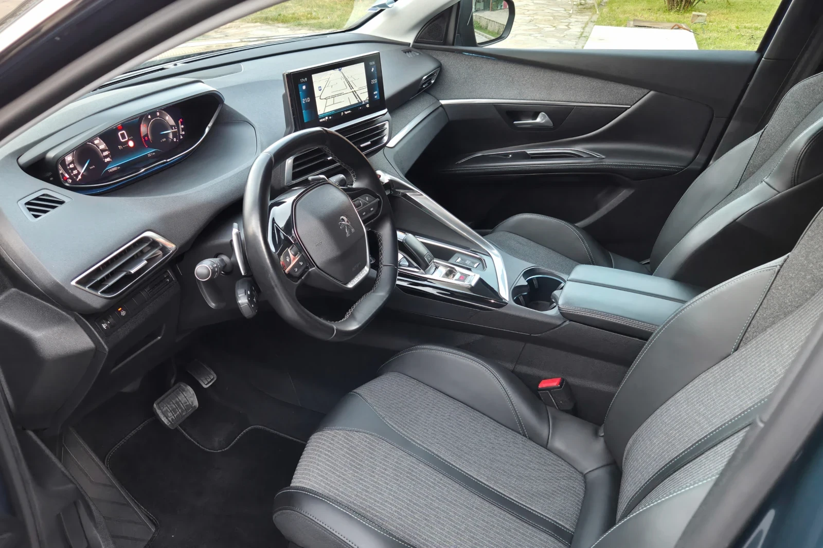 Peugeot 5008 1.5 HDI/ ALLURE/ KEYLESS/ 7-места, снимка 9 - Автомобили и джипове - 54207510