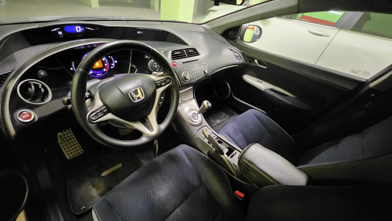 Honda Civic 1.8, снимка 6 - Автомобили и джипове - 54547766