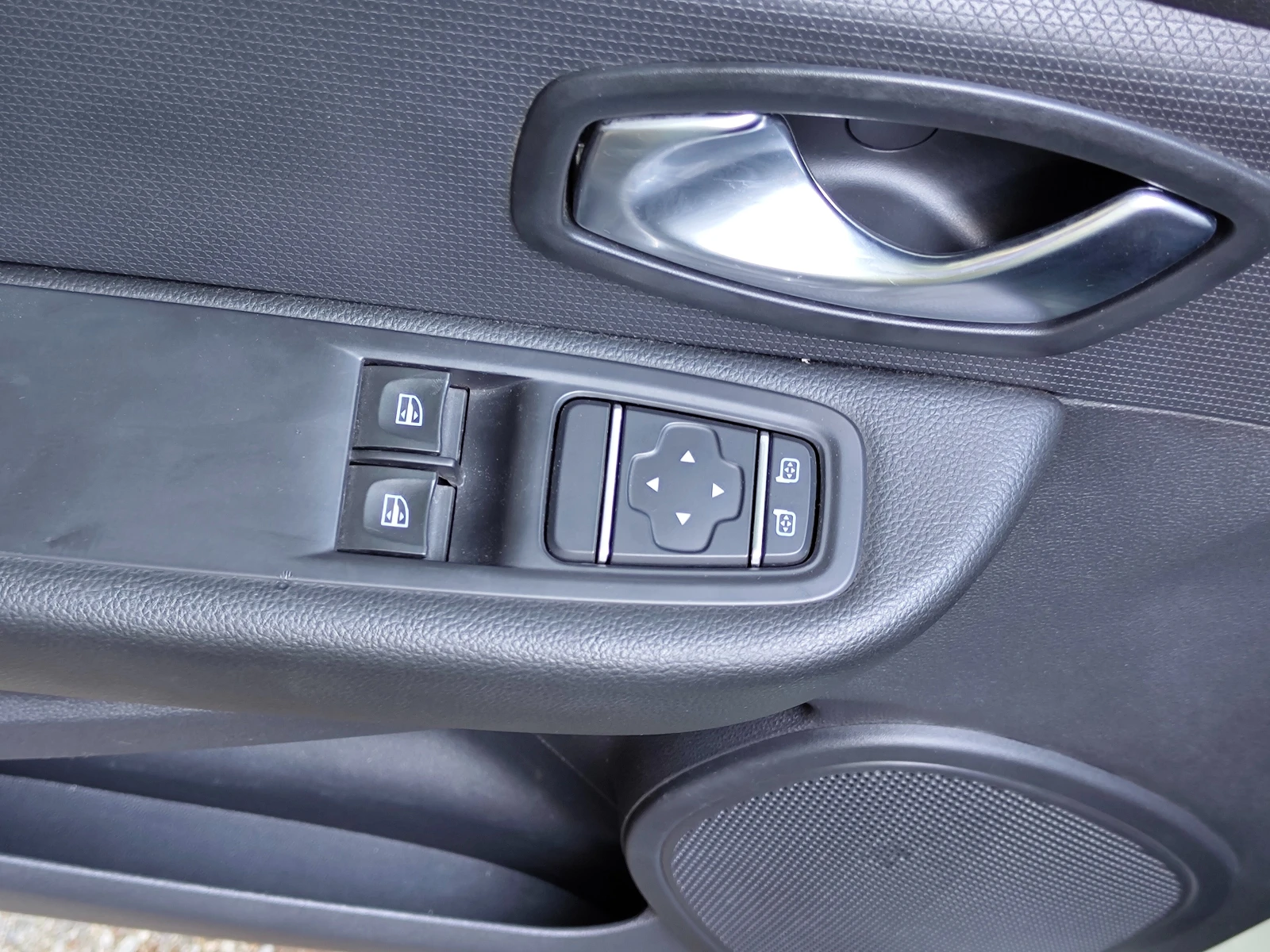 Renault Clio N1, снимка 12 - Автомобили и джипове - 55014318