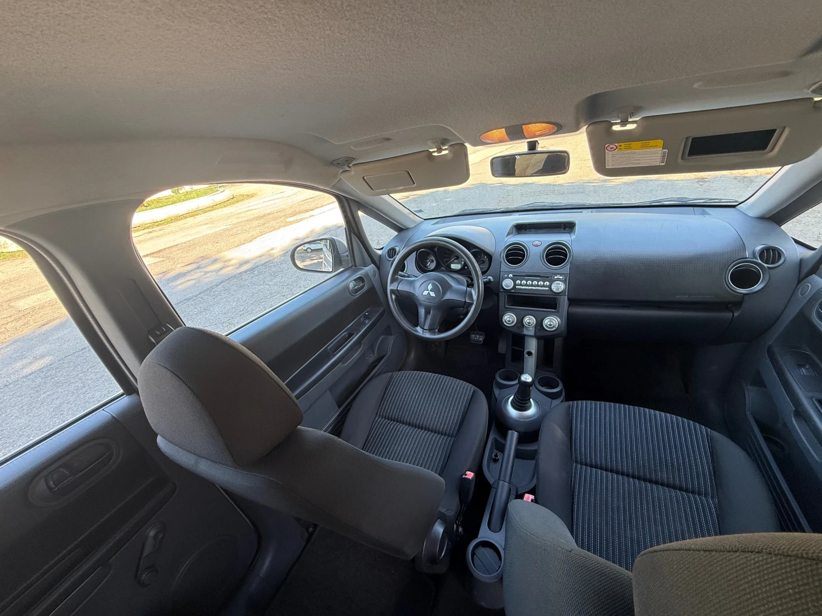 Mitsubishi Colt 1.3i-95kc, снимка 13 - Автомобили и джипове - 55281821
