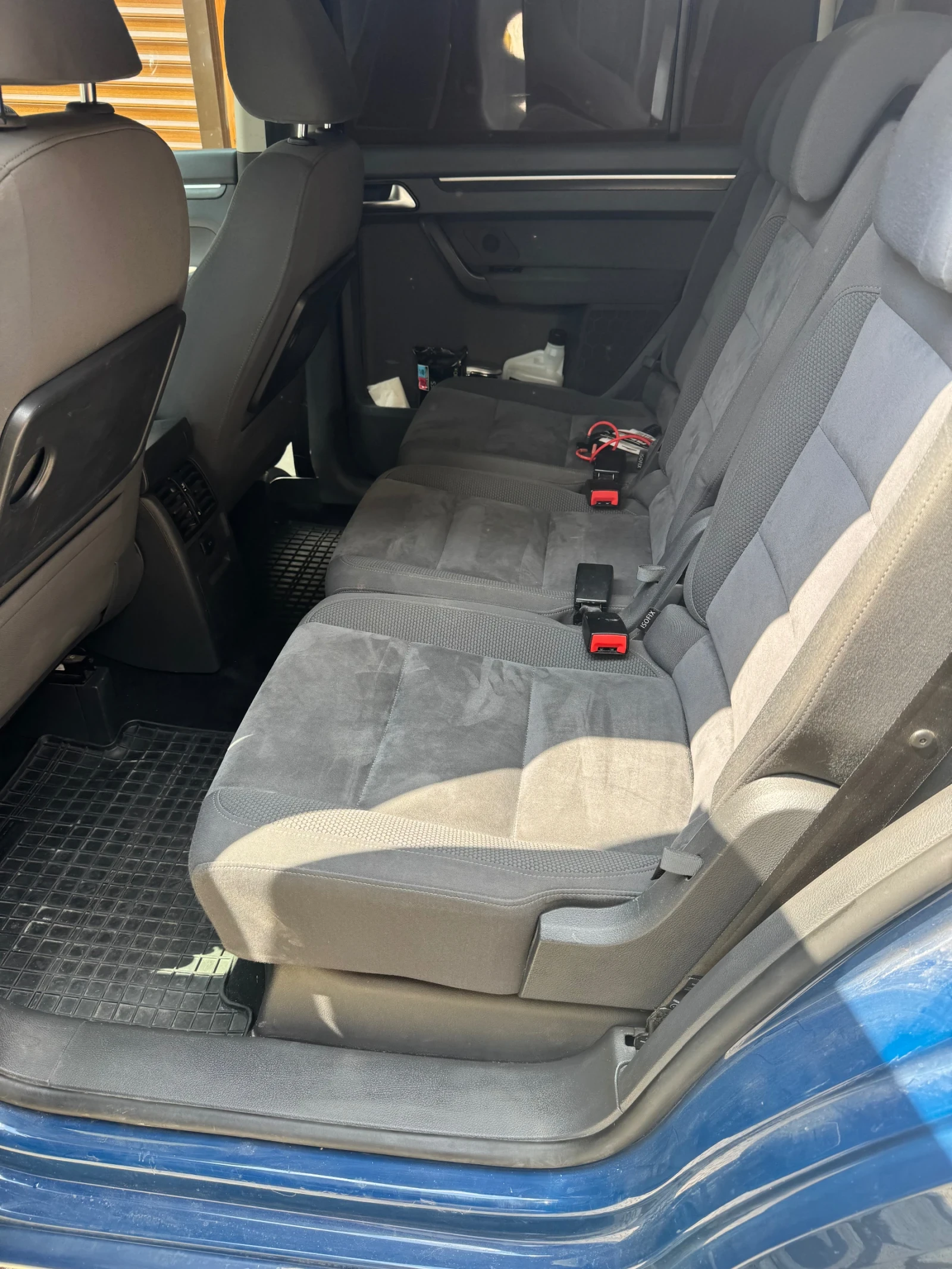 VW Touran 2.0 tdi 140 High Line, снимка 8 - Автомобили и джипове - 55340698