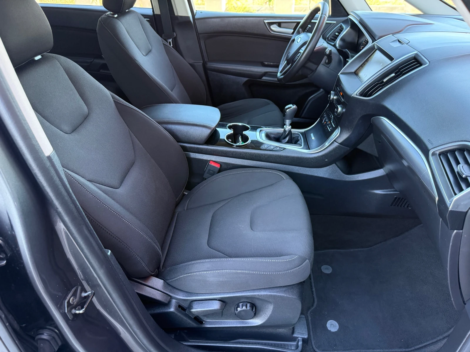 Ford S-Max 2.0 TDCi 180к.с / 6+ 1 / NAVI / DISTRONIC / KEYLES, снимка 10 - Автомобили и джипове - 55971084