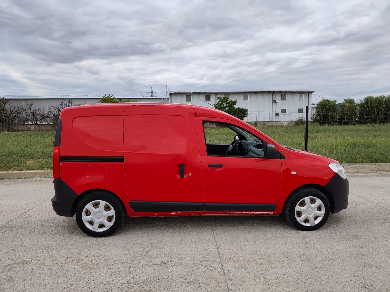 Dacia Dokker, снимка 2 - Автомобили и джипове - 56087954