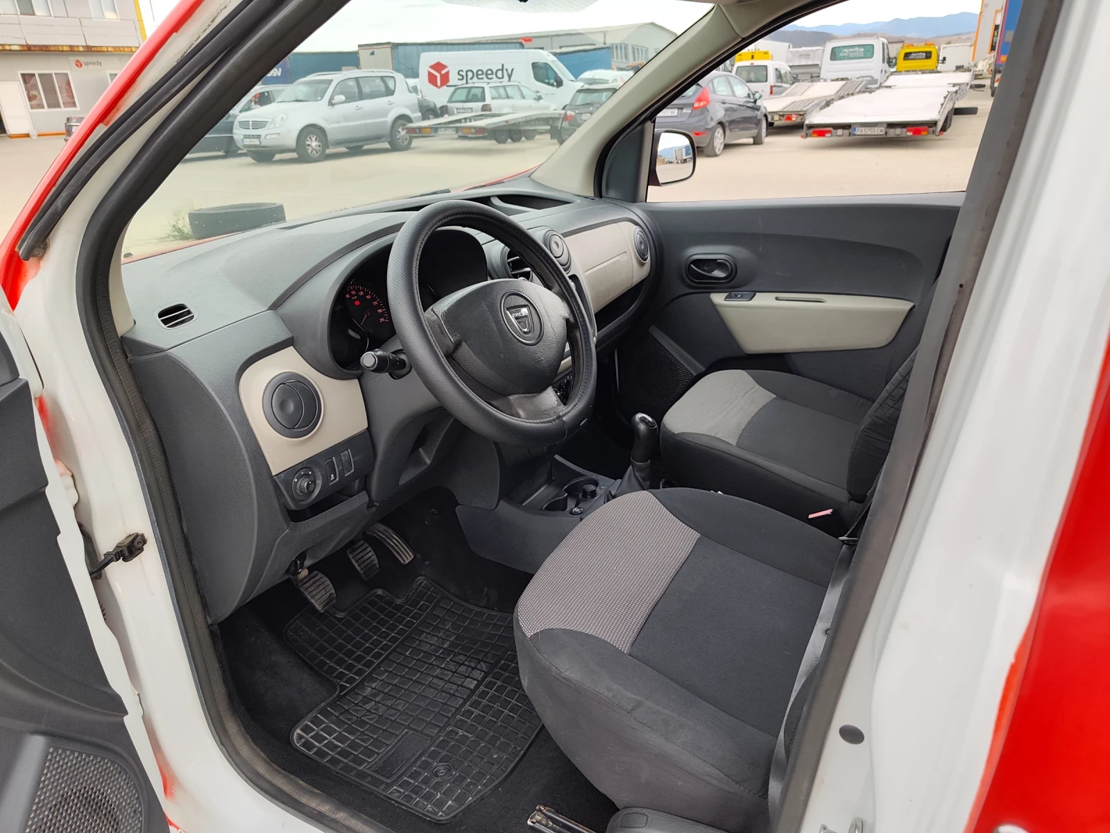 Dacia Dokker, снимка 8 - Автомобили и джипове - 56087954