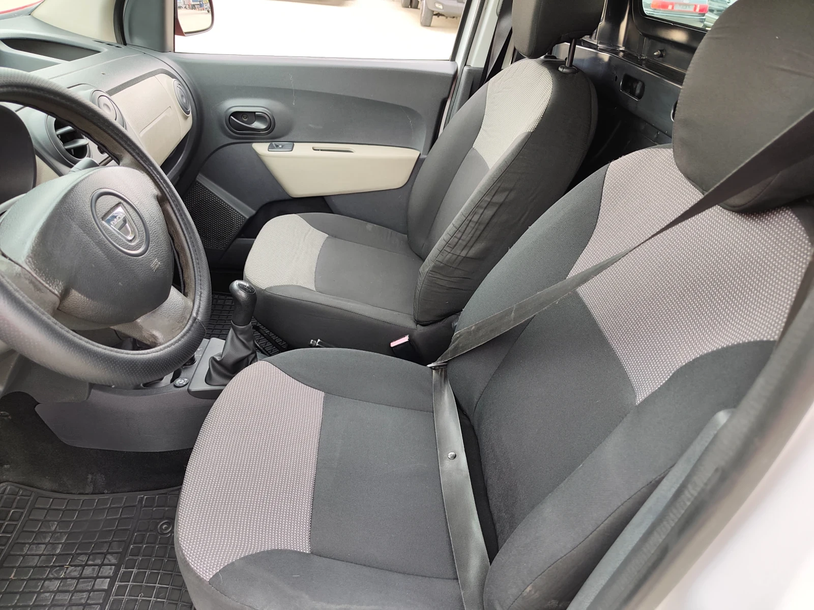 Dacia Dokker, снимка 13 - Автомобили и джипове - 56087954