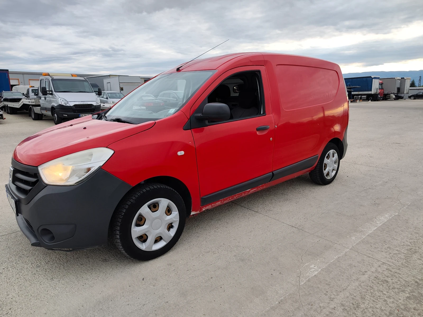 Dacia Dokker, снимка 4 - Автомобили и джипове - 56087954