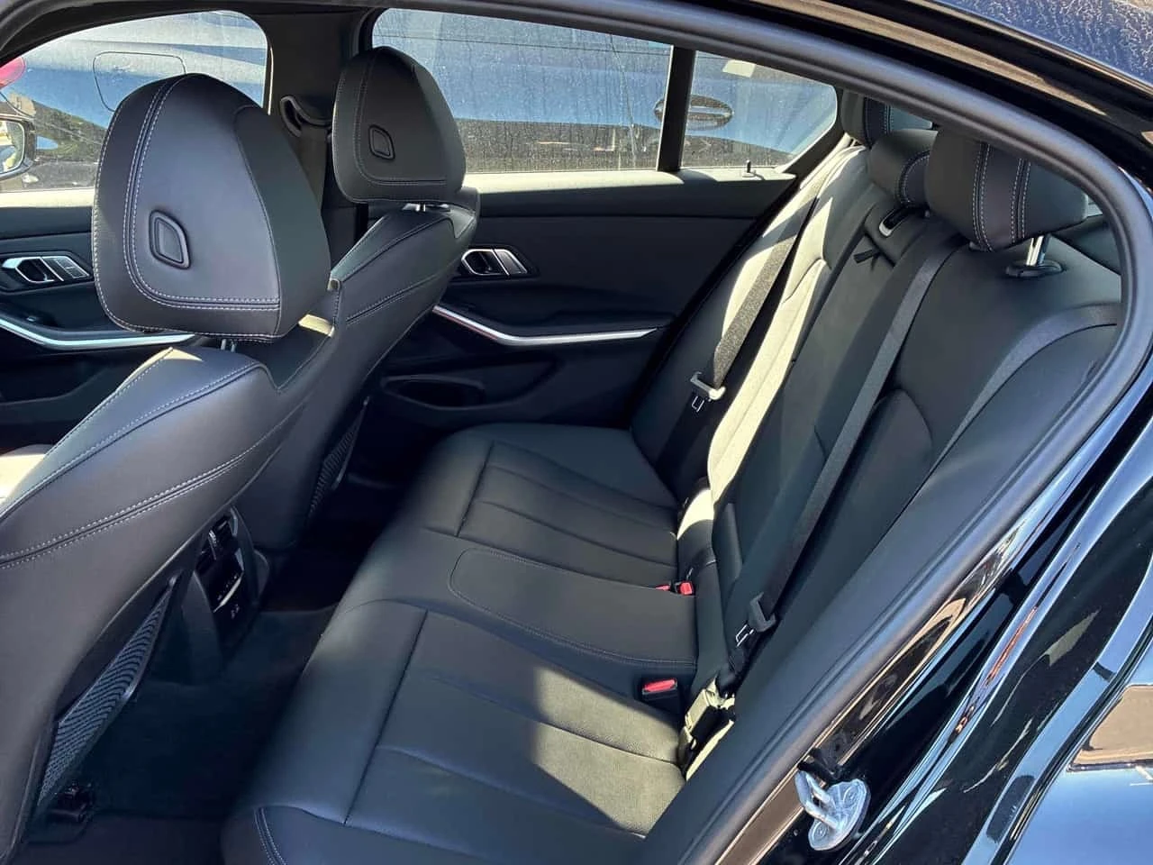 BMW 330 e xDrive * CARFAX * БЕЗ ПЪРВОНАЧАЛНА ВНОСКА, снимка 15 - Автомобили и джипове - 56233662