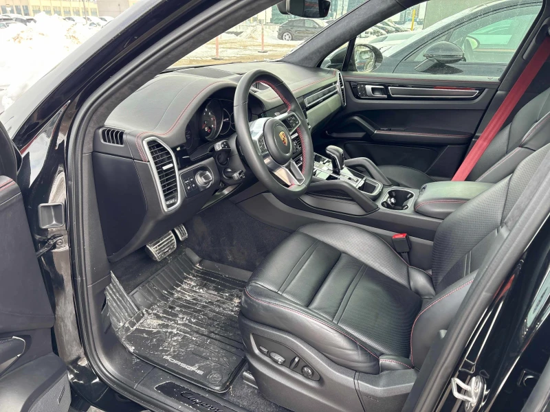 Porsche Cayenne GTS Sport Chrono Jet Black| PANO| 360| ОБДУХВАНЕ| , снимка 6 - Автомобили и джипове - 53460097