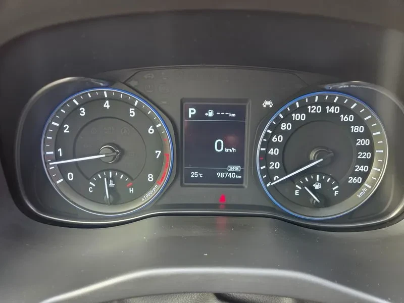 Hyundai Kona 1.6 TURBO 2WD, снимка 11 - Автомобили и джипове - 55717503