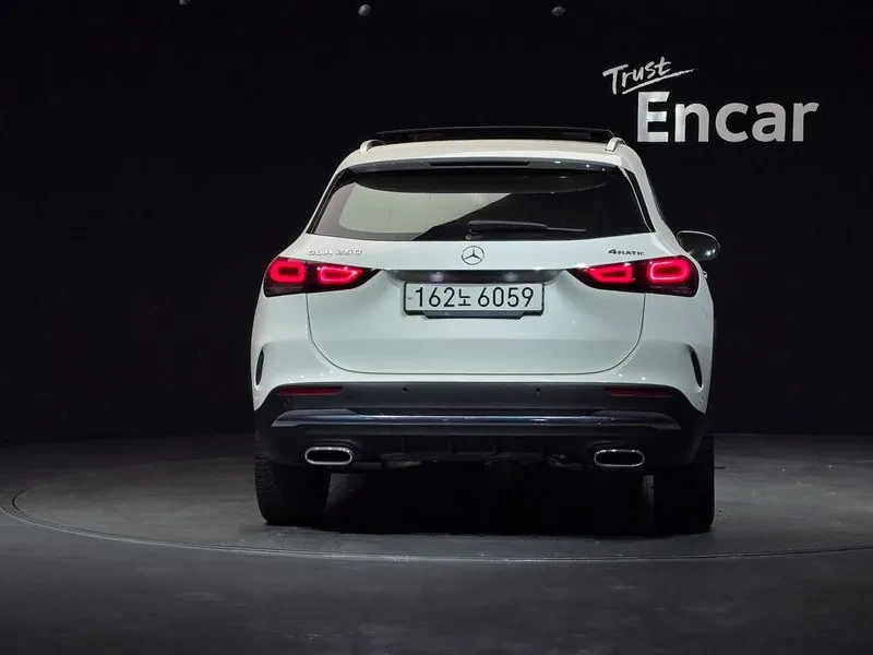 Mercedes-Benz GLA 250 4MATIC AMG/ DIST/ PANO/�������/ ������� | Mobile.bg � ����������� 4