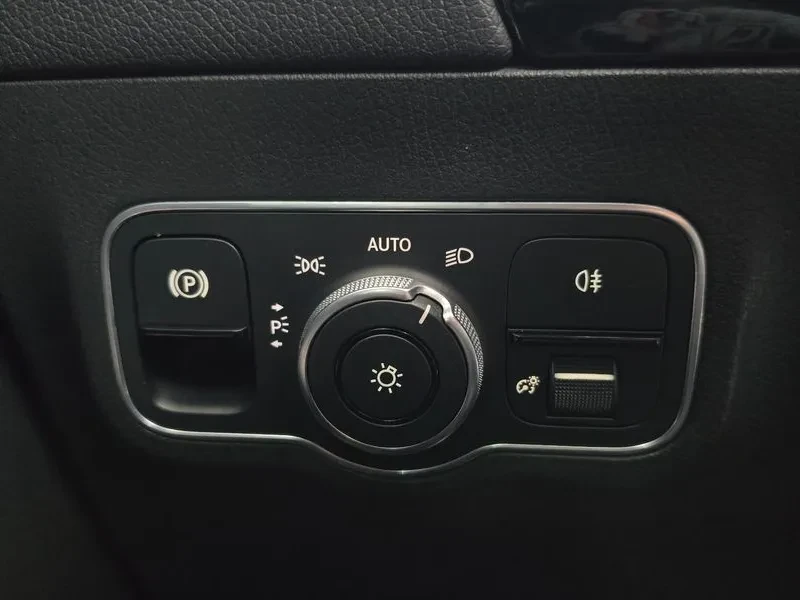 Mercedes-Benz GLA 250 4MATIC AMG/ DIST/ PANO/�������/ ������� | Mobile.bg � ����������� 17
