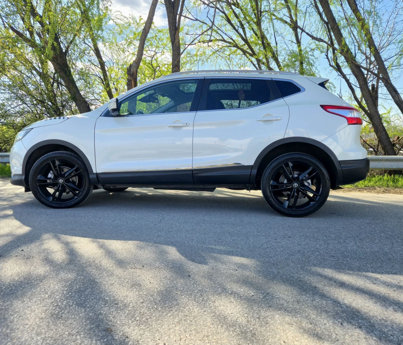 Nissan Qashqai TEKNA FULL 1.6 131кс.LIMITED EDITIONS CHROME ПAKEТ, снимка 11 - Автомобили и джипове - 53661043