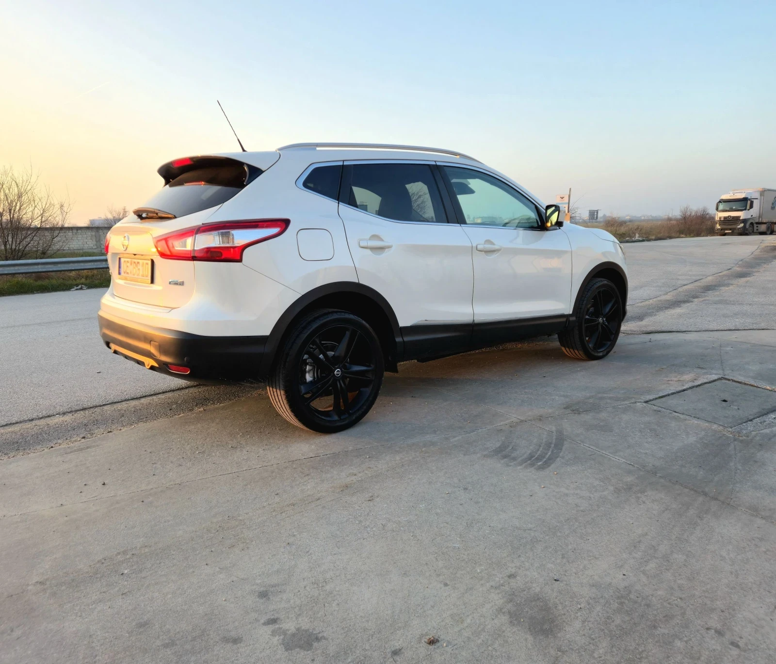 Nissan Qashqai TEKNA FULL 1.6 131кс.LIMITED EDITIONS CHROME ПAKEТ - изображение 3