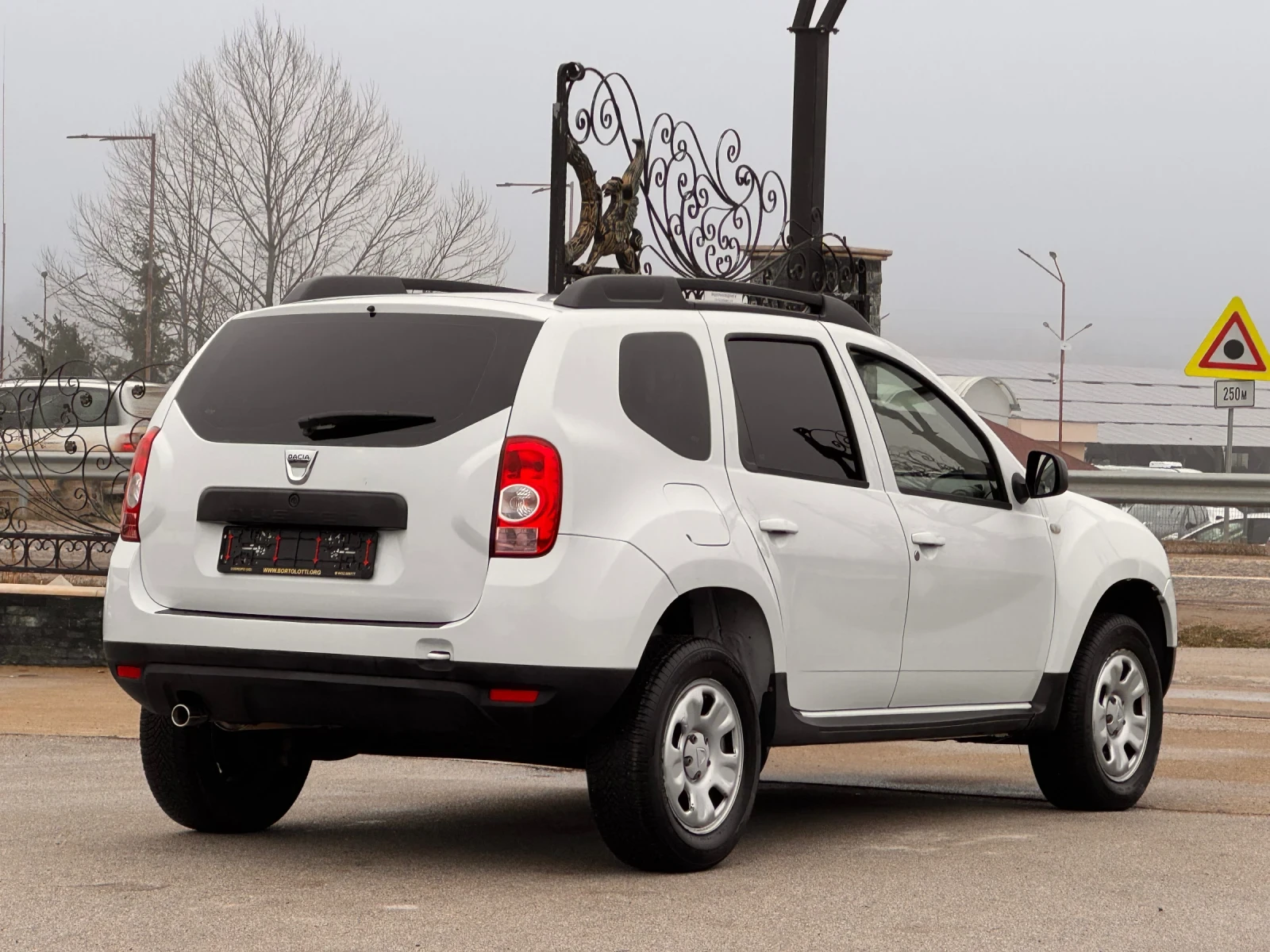 Dacia Duster 2.0i ИТАЛИЯ, снимка 6 - Автомобили и джипове - 53814116