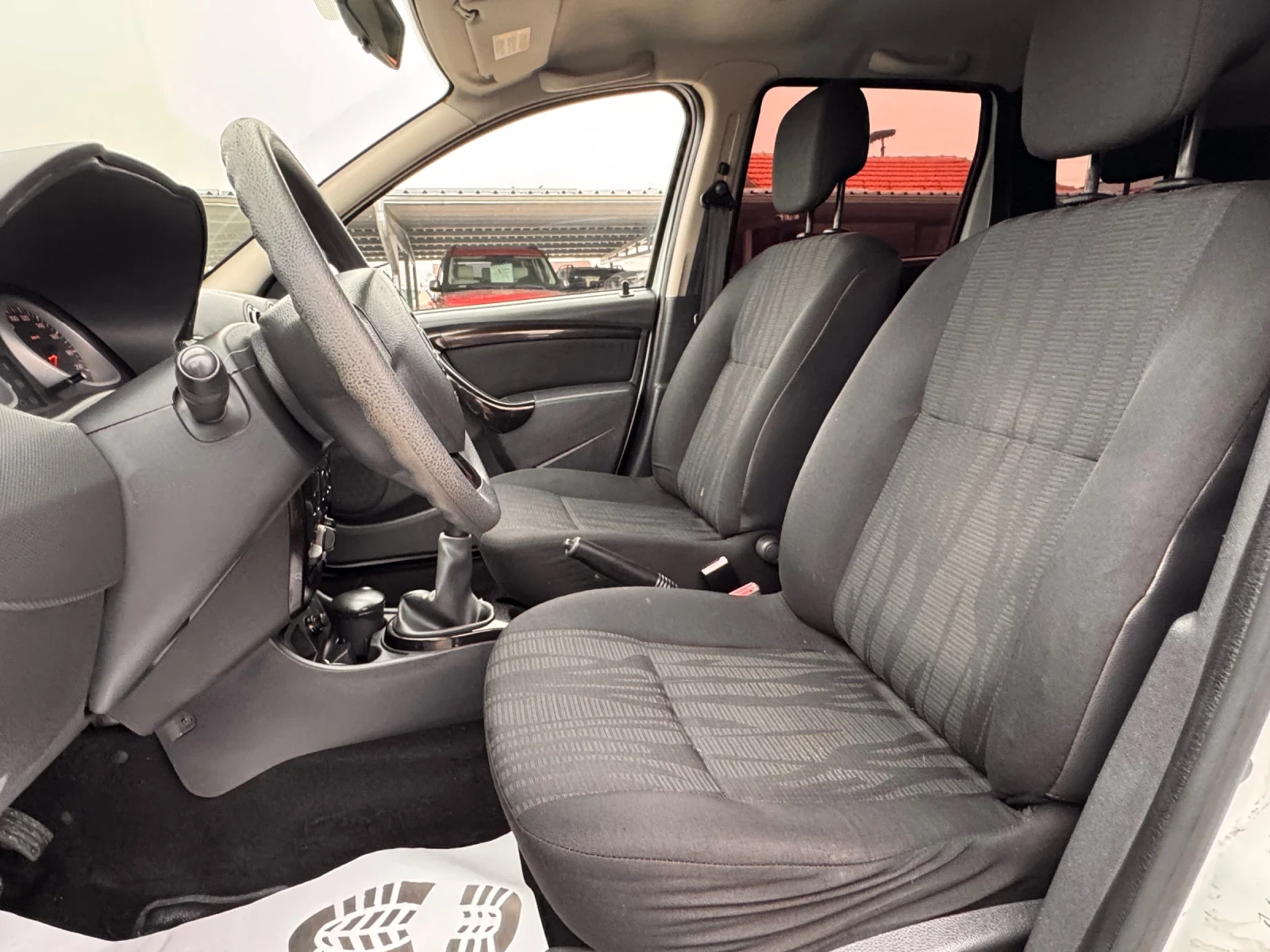 Dacia Duster 2.0i ИТАЛИЯ, снимка 7 - Автомобили и джипове - 53814116