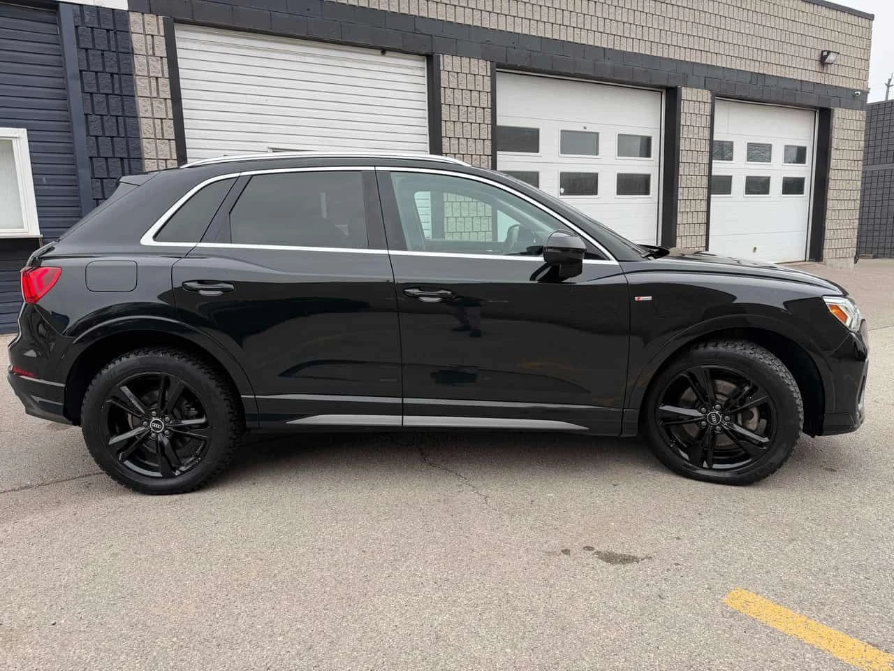 Audi Q3 PROGRESSIV/CARFAX/ПАНОРАМА/ПОДГРЕВИ, снимка 3 - Автомобили и джипове - 53979328