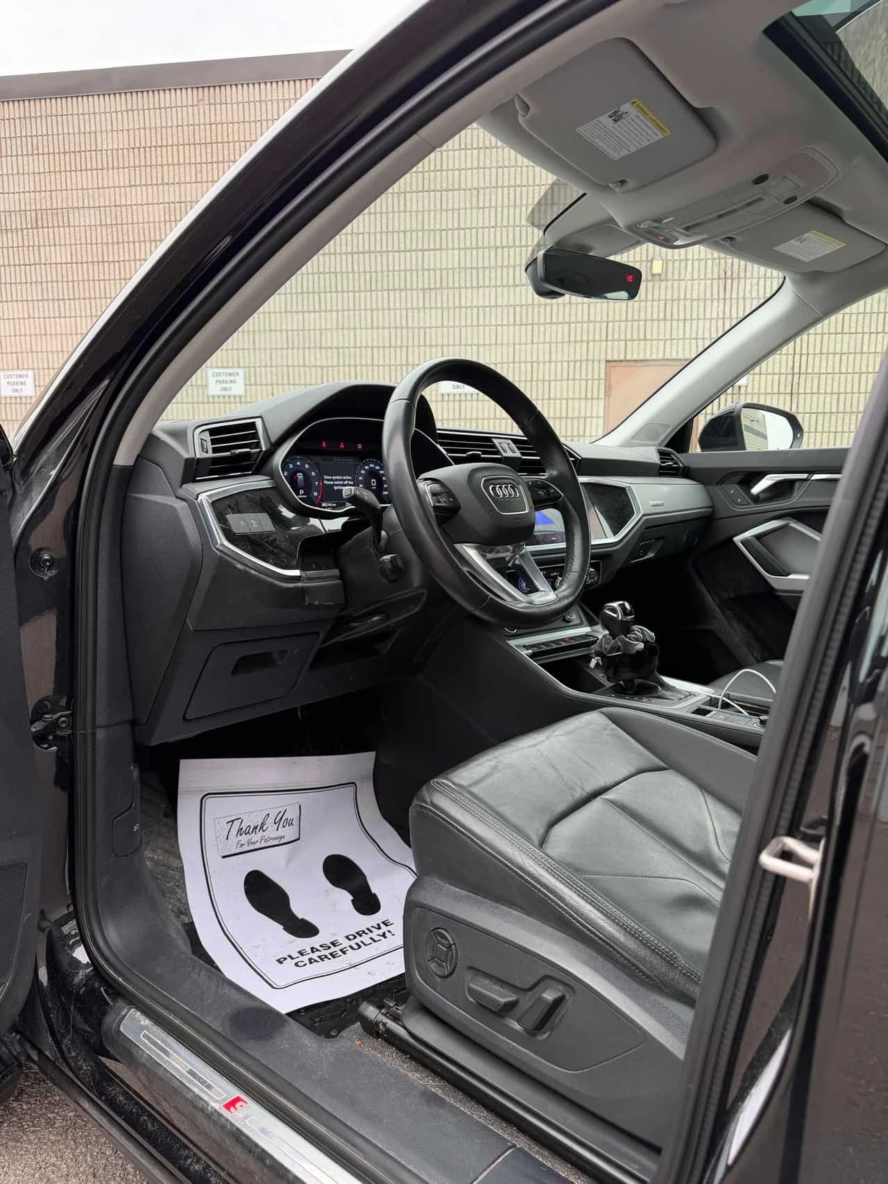 Audi Q3 PROGRESSIV/CARFAX/ПАНОРАМА/ПОДГРЕВИ, снимка 7 - Автомобили и джипове - 53979328