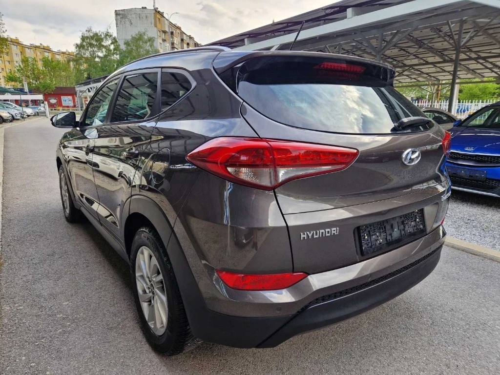 Hyundai Tucson 1.7 CRDI EURO 6B, снимка 8 - Автомобили и джипове - 54992653