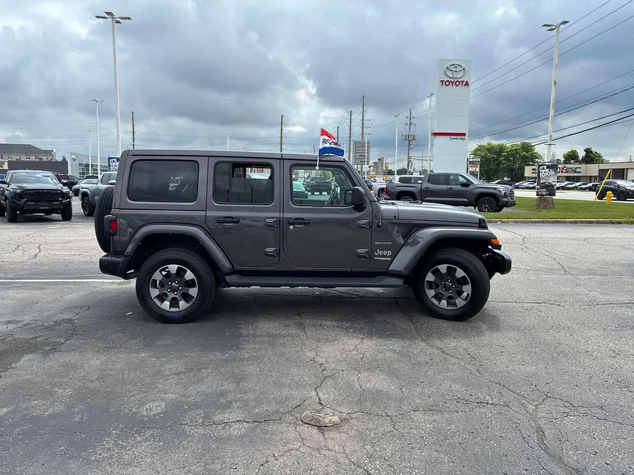 Jeep Wrangler Unlimited Sahara| АВТОКРЕДИТ БЕЗ ПЪРВОНАЧАЛНА | , снимка 3 - Автомобили и джипове - 55070821