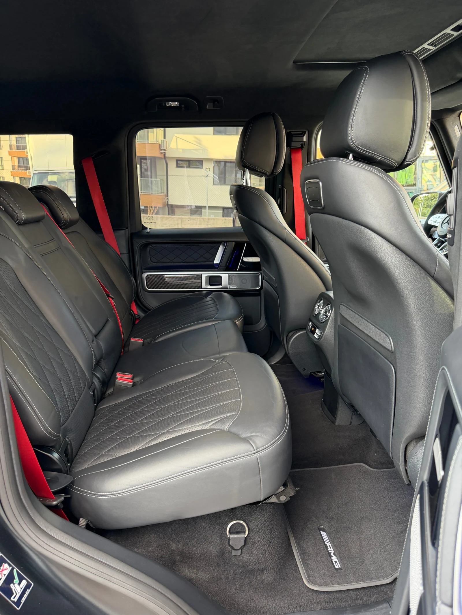 Mercedes-Benz G 63 AMG CARBON Exclusive Alcantara Обдухване Черен Мат, снимка 15 - Автомобили и джипове - 55906108