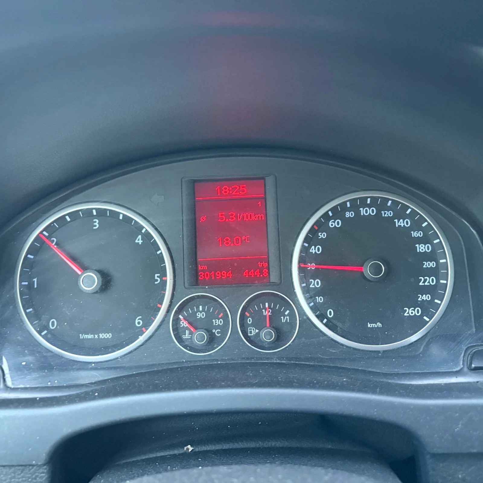VW Tiguan, снимка 6 - Автомобили и джипове - 56330663
