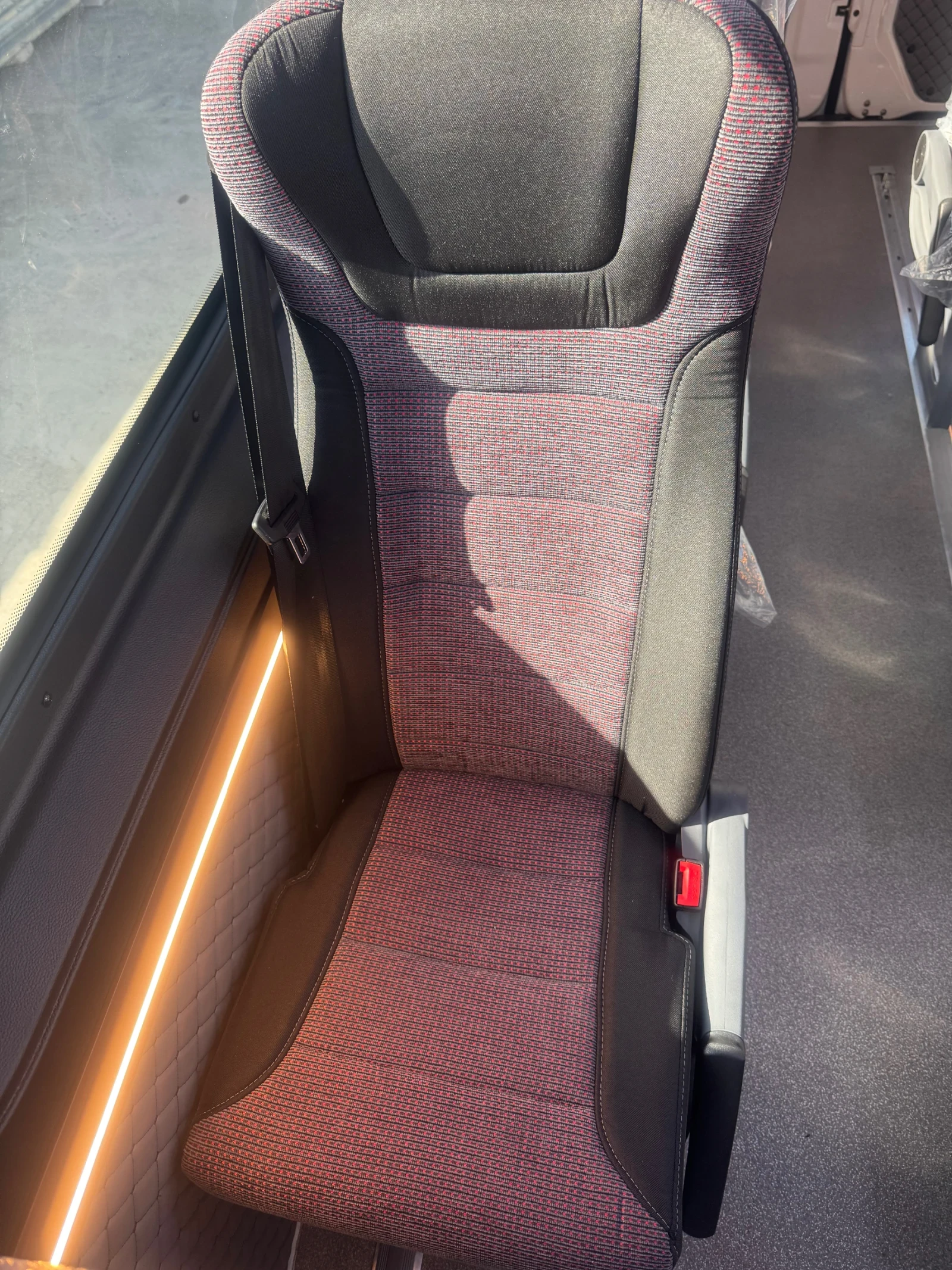 Man TGE 5.160 klimatronik, снимка 8 - Бусове и автобуси - 54568325