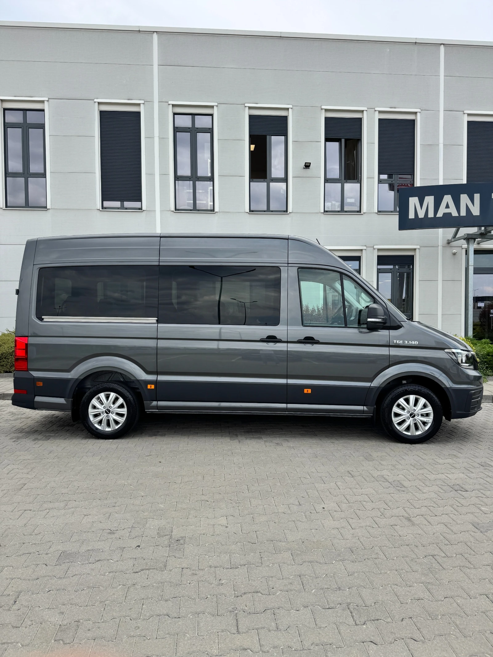 Man TGE 3.140 - 8+ 1 МЕСТЕН