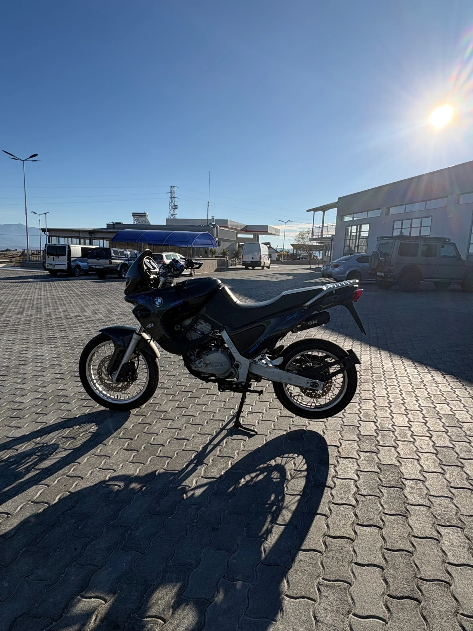 BMW F, снимка 1