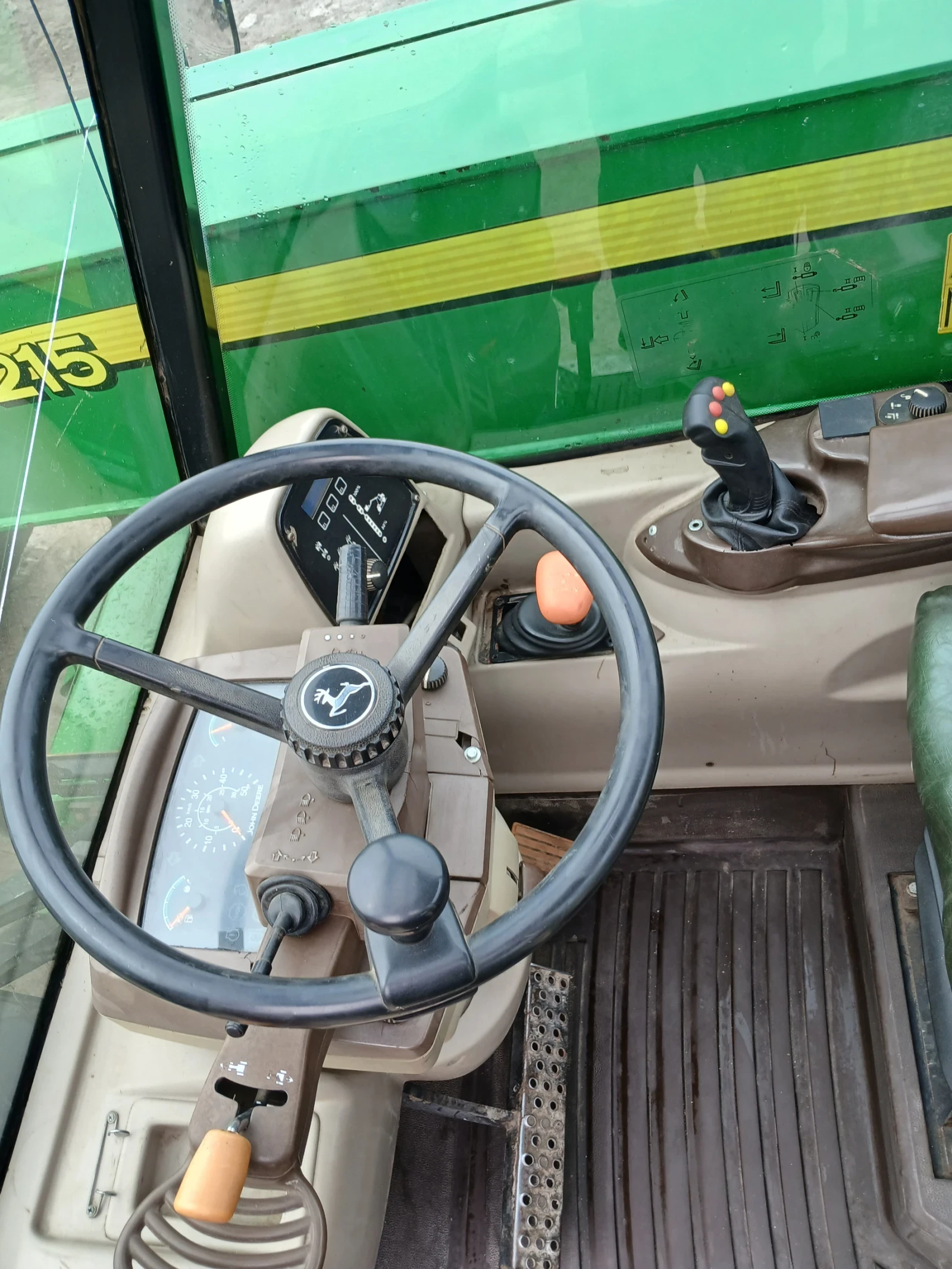 Телескопичен товарач John Deere John Deer 3215, снимка 4 - Селскостопанска техника - 56014599