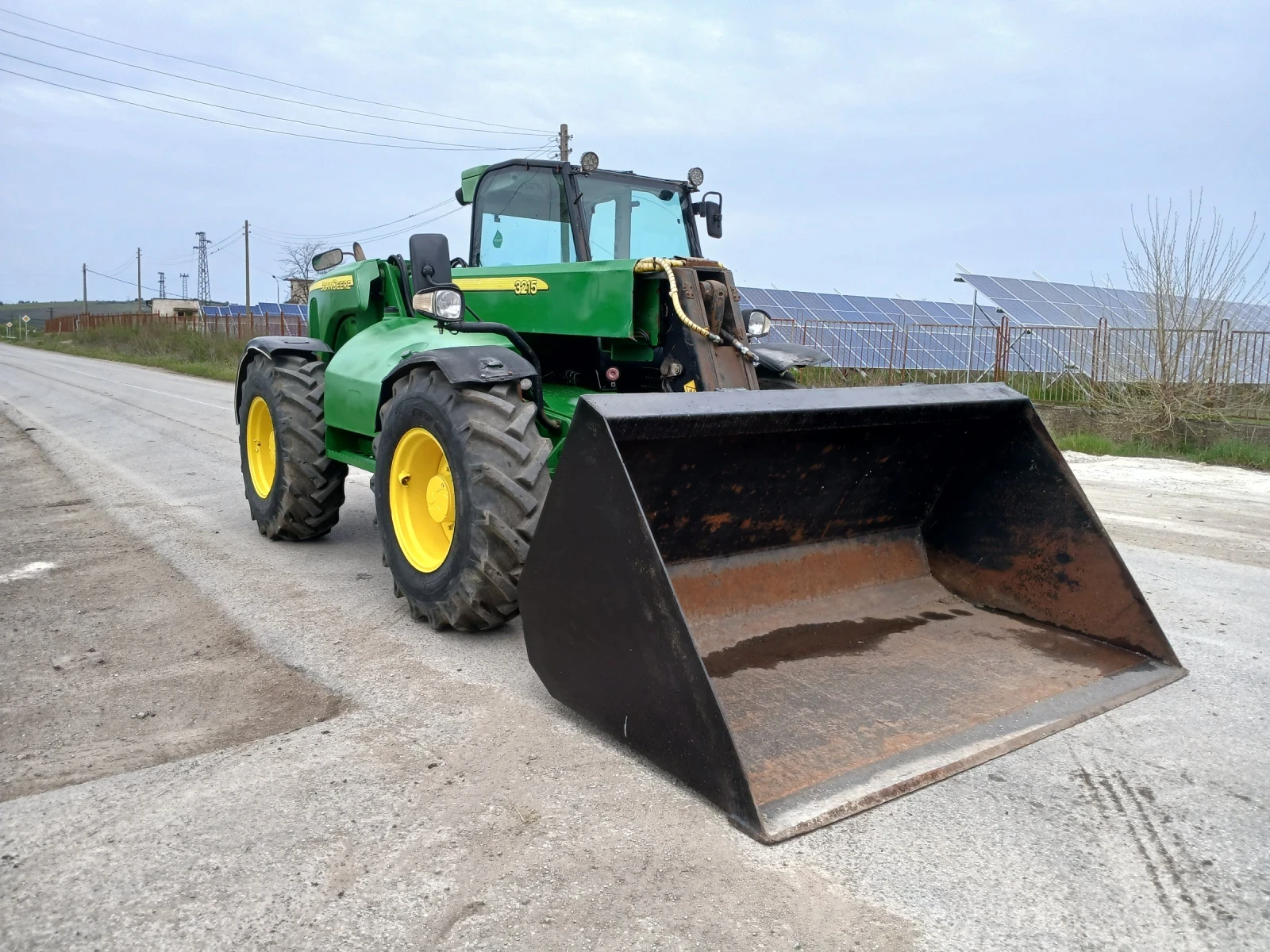 Телескопичен товарач John Deere John Deer 3215, снимка 2 - Селскостопанска техника - 56014599