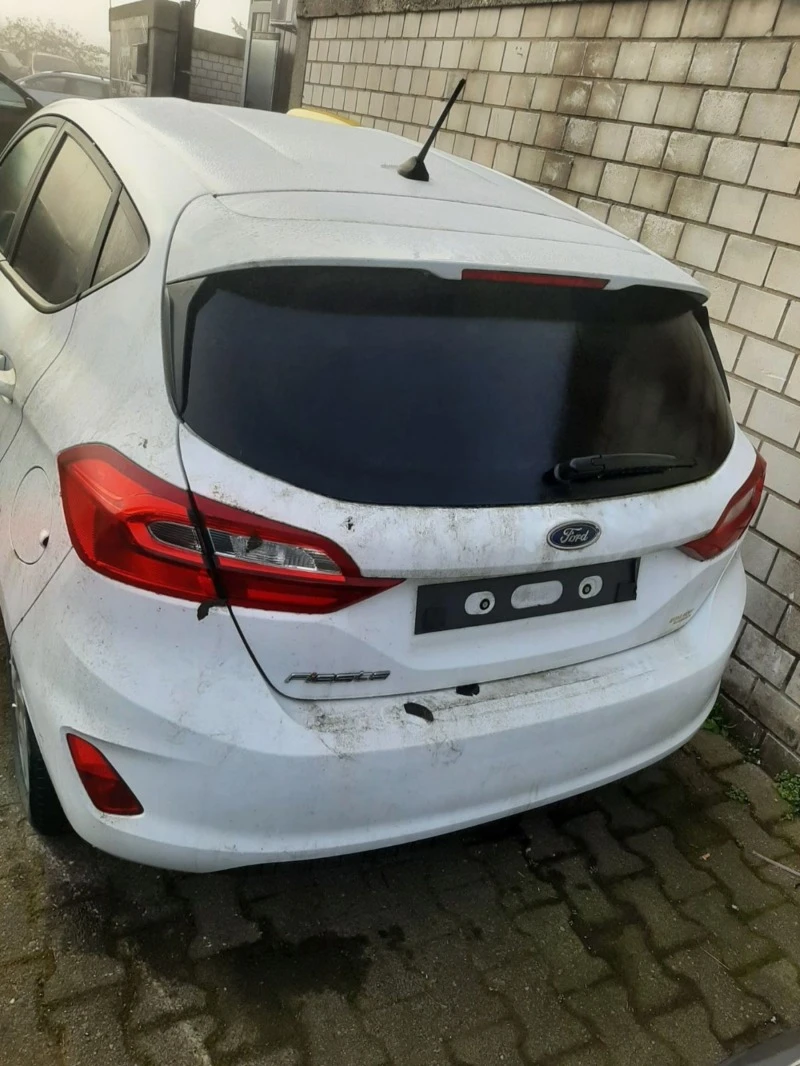 Ford Fiesta 1.1, снимка 3 - Автомобили и джипове - 45944423