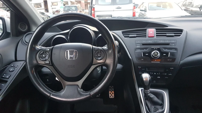 Honda Civic 1.8i KATO HOBA, снимка 9 - Автомобили и джипове - 48129794