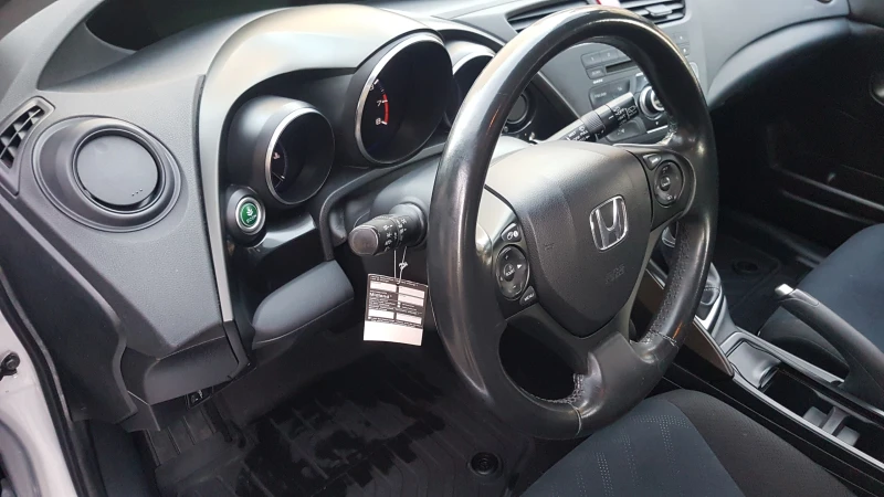 Honda Civic 1.8i KATO HOBA, снимка 12 - Автомобили и джипове - 48129794