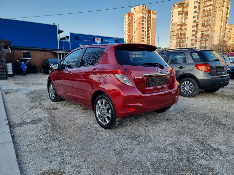 Toyota Yaris 1.3I , снимка 5 - Автомобили и джипове - 49063352