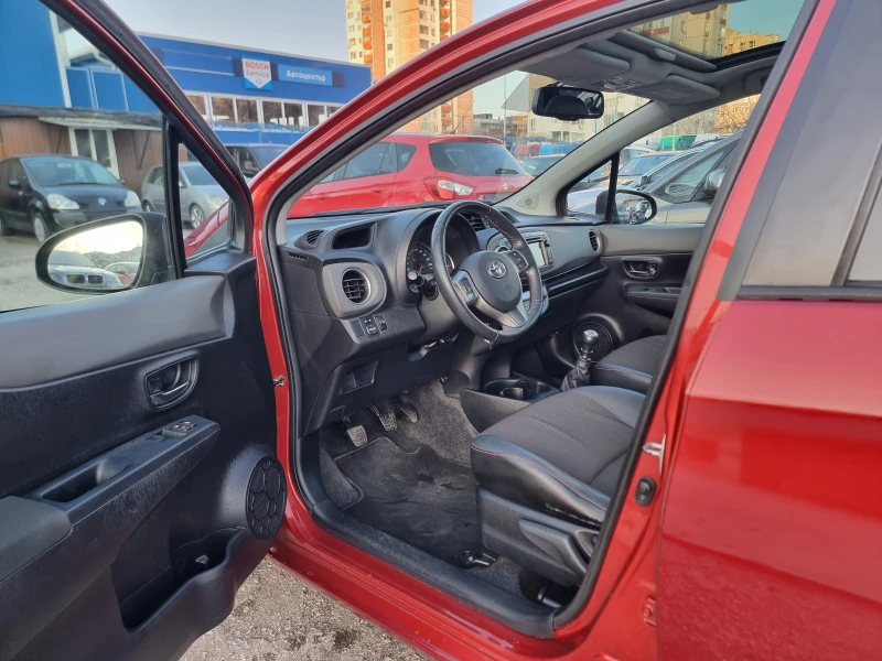 Toyota Yaris 1.3I , снимка 10 - Автомобили и джипове - 49063352