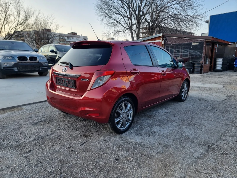 Toyota Yaris 1.3I , снимка 7 - Автомобили и джипове - 49063352