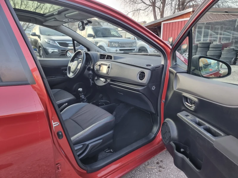 Toyota Yaris 1.3I , снимка 15 - Автомобили и джипове - 49063352