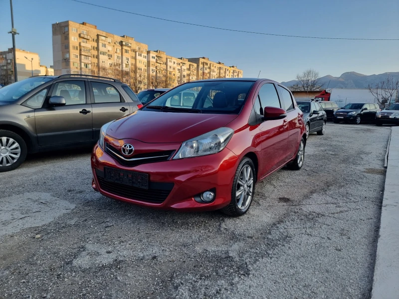 Toyota Yaris 1.3I , снимка 2 - Автомобили и джипове - 49063352